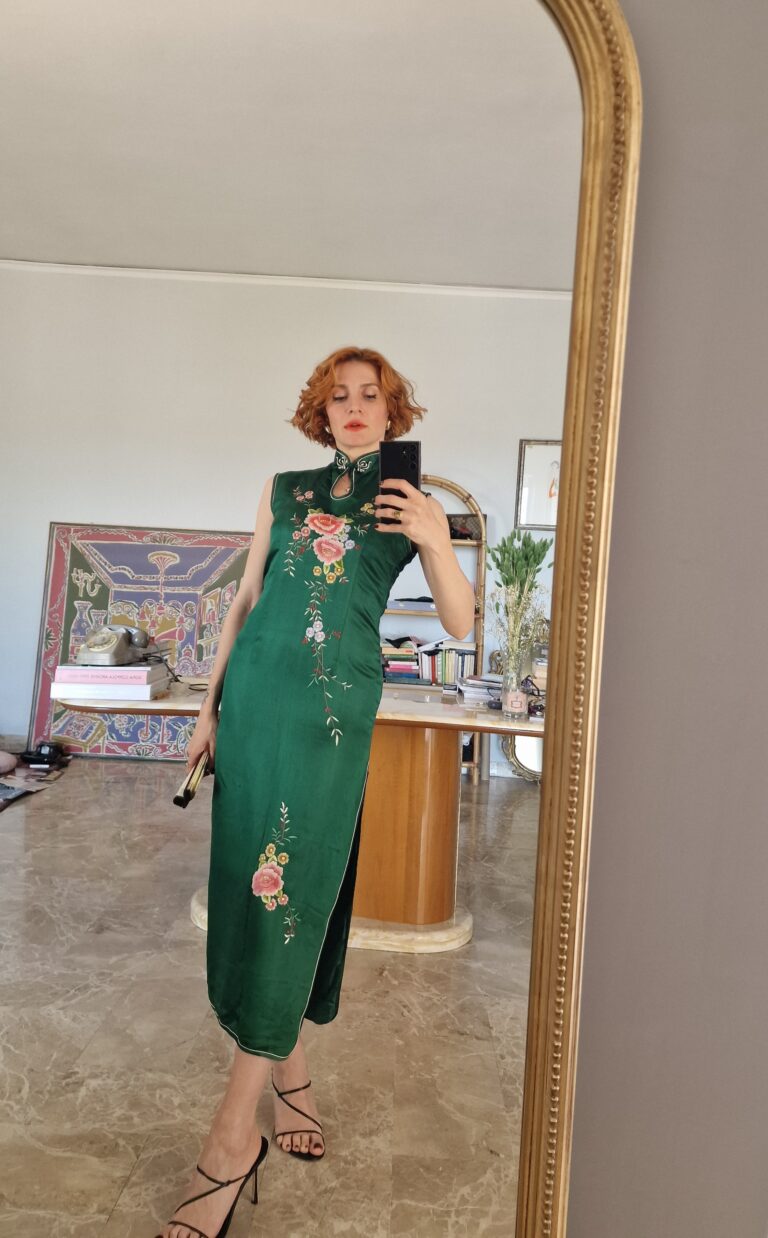 Autentico abito Qipao verde in Pura Seta ricamato a mano. - immagine 5