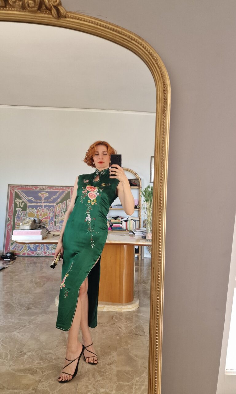 Autentico abito Qipao verde in Pura Seta ricamato a mano. - immagine 3