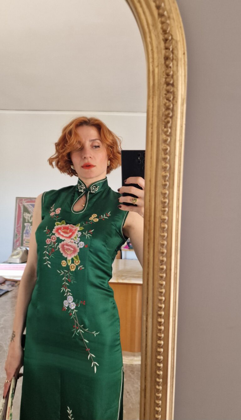 Autentico abito Qipao verde in Pura Seta ricamato a mano. - immagine 6