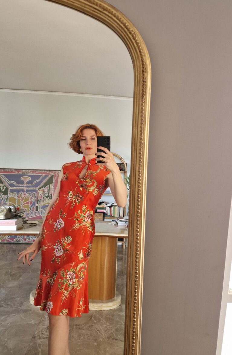 Abito Orientale in 100% Seta rosso corallo con fiori e dragoni tg 40/42 - immagine 4