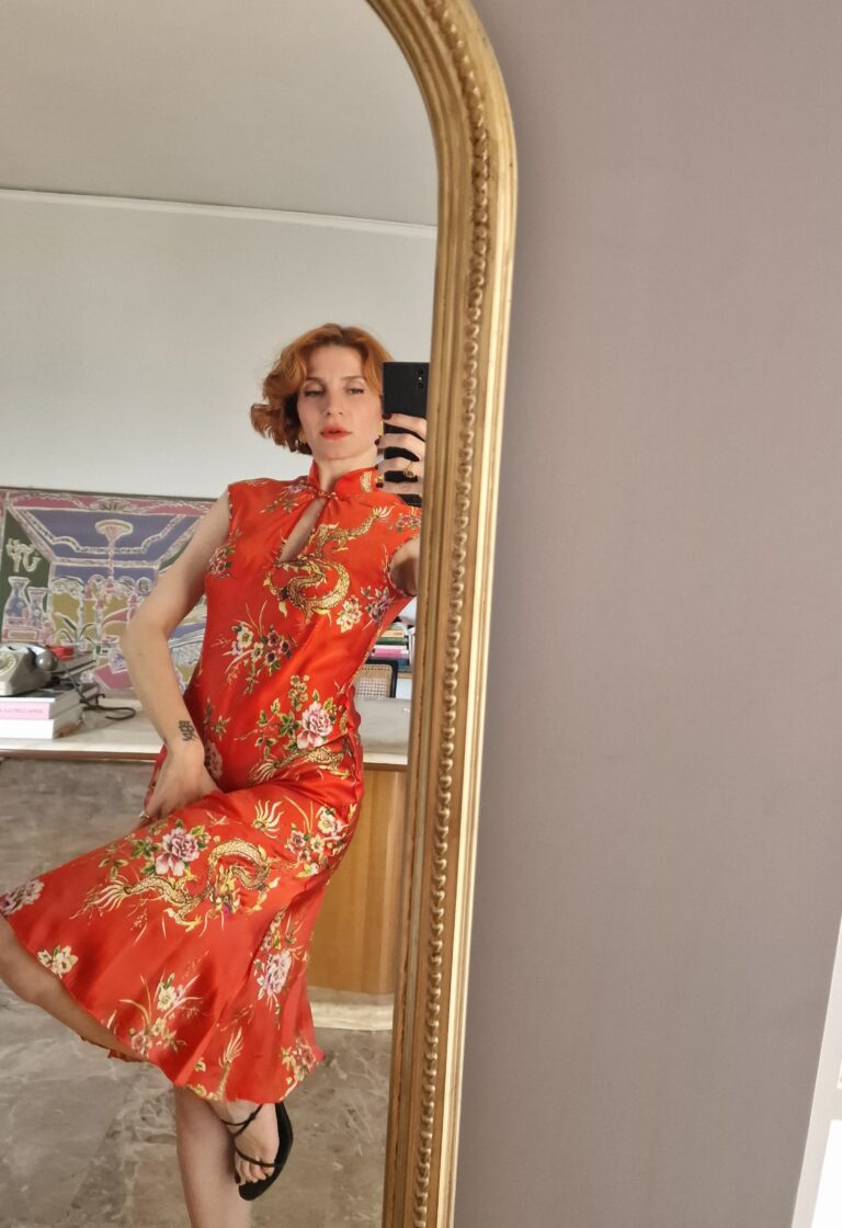 Abito Orientale in 100% Seta rosso corallo con fiori e dragoni tg 40/42 - immagine 2