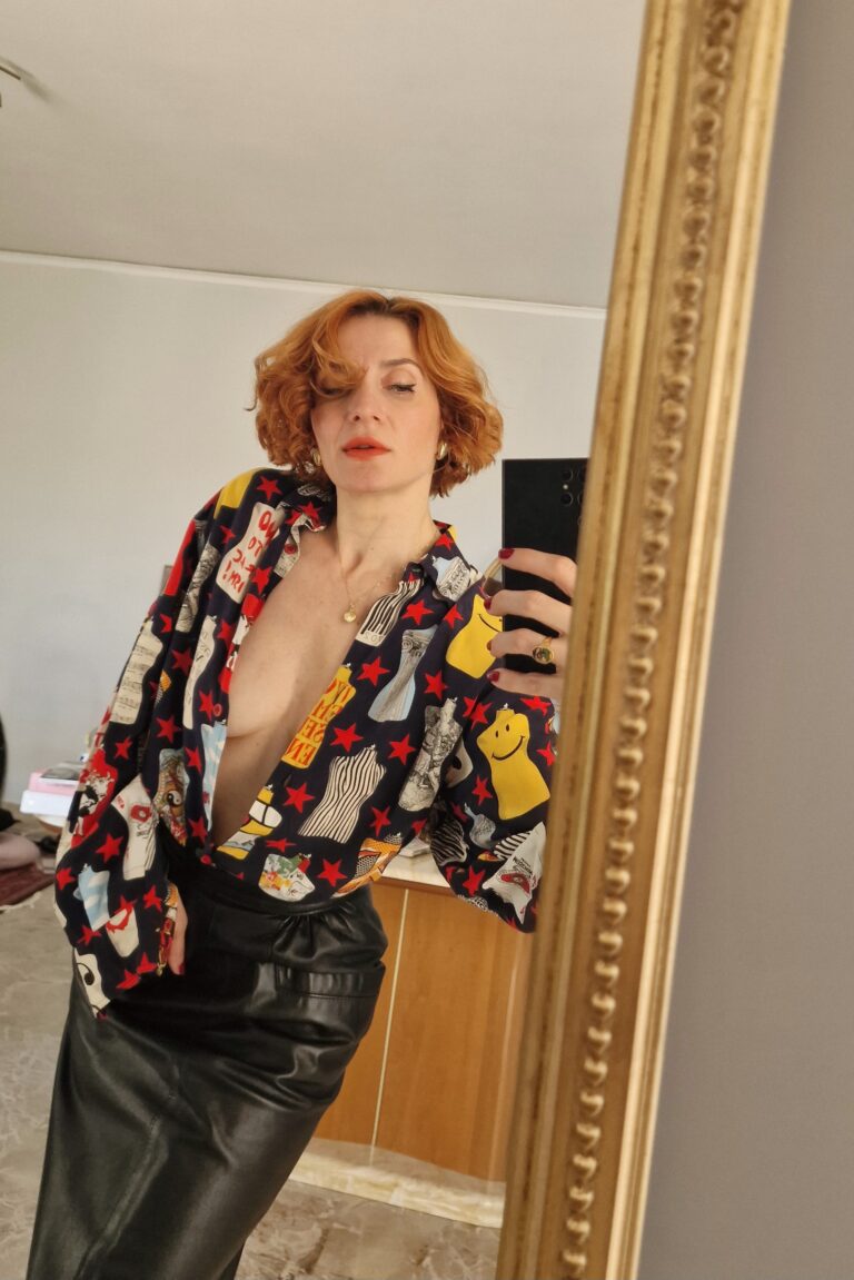 Camicia vintage By Moschino anni 90 " No Racism" - immagine 4