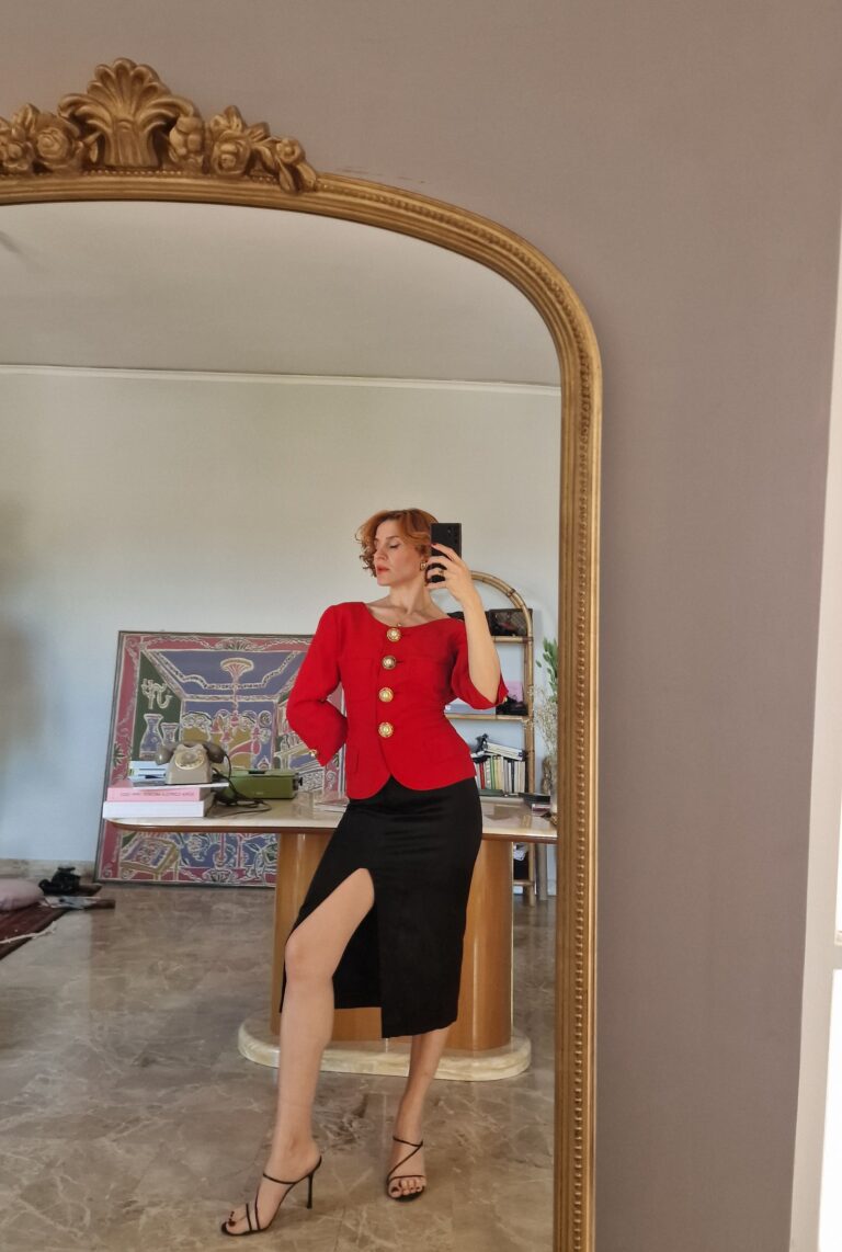 Moschino Couture vintage Red jacket bottoni gioiello