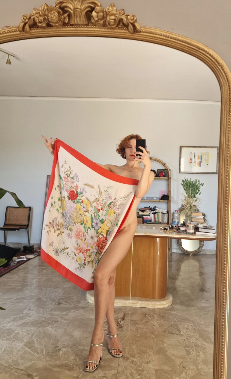 Gucci Vintage foulard in Pura Seta floreale