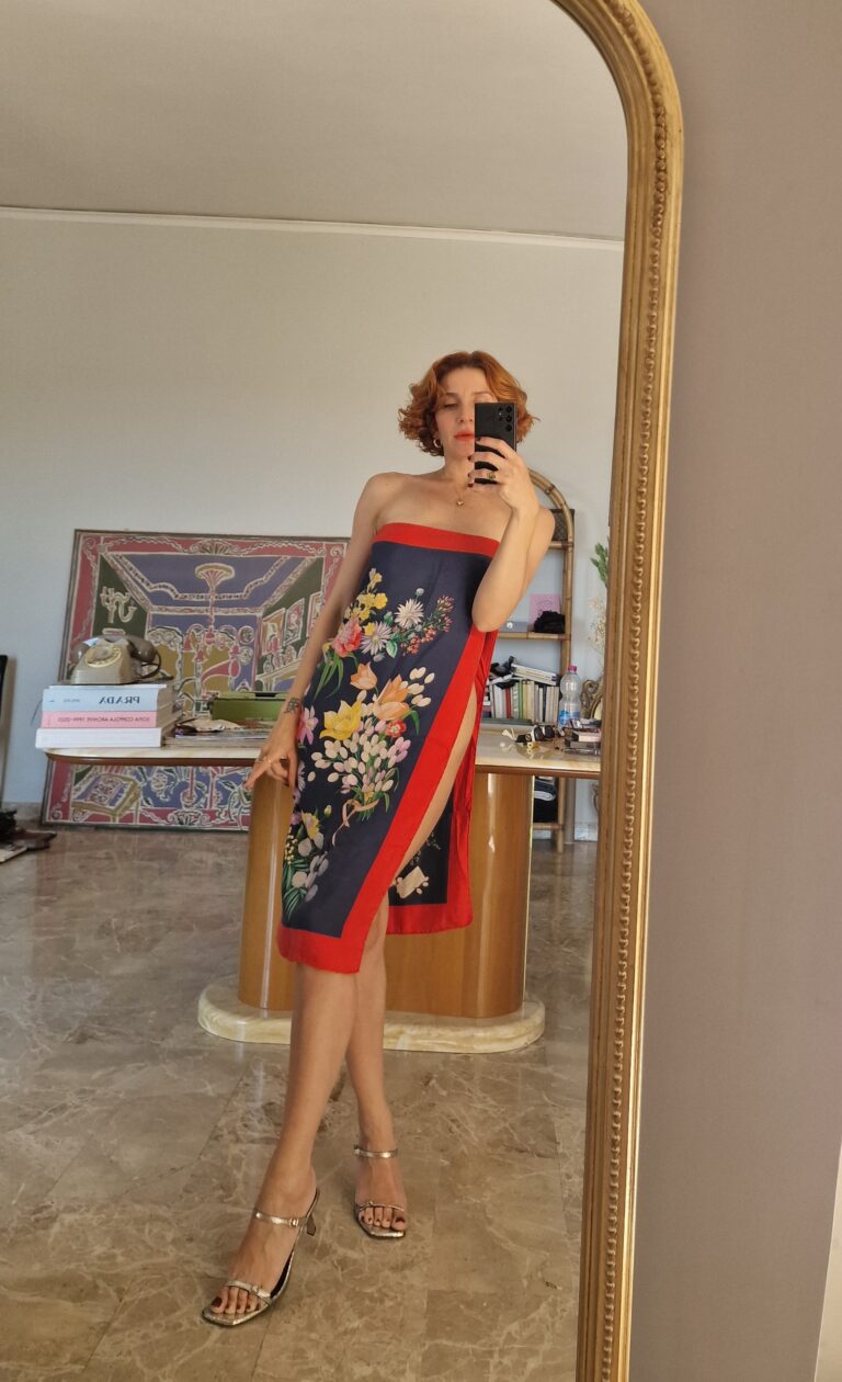 GUCCI Vintage foulard in Pura Seta stampa floreale - immagine 7