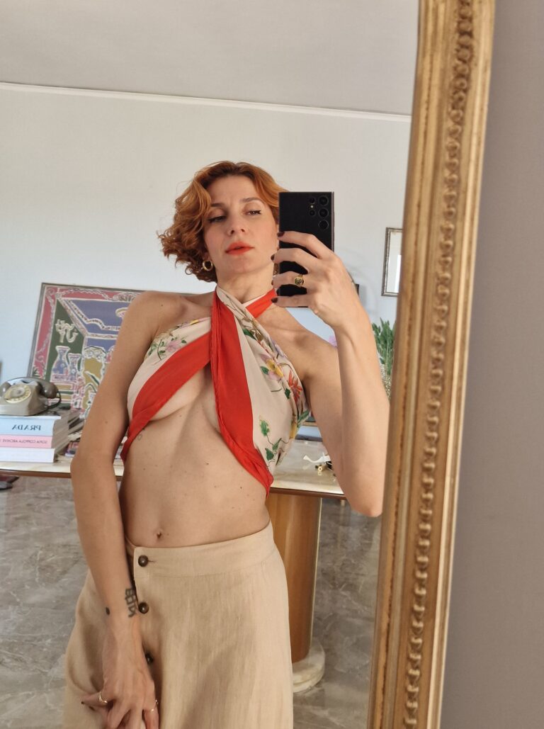 Gucci Vintage foulard in Pura Seta floreale - immagine 3