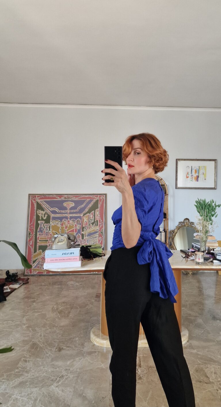 Completo vintage in Pura Seta blu indaco by Cacharel - immagine 2