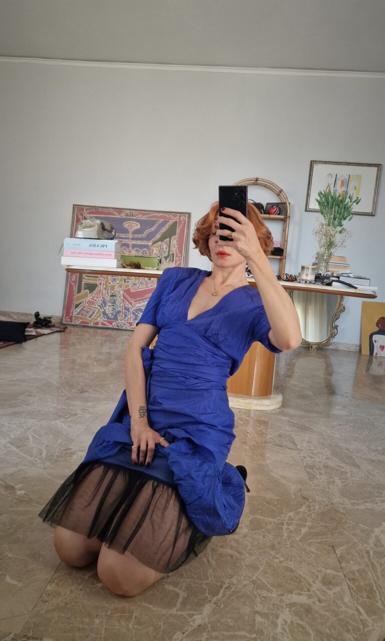 Completo vintage in Pura Seta blu indaco by Cacharel - immagine 11
