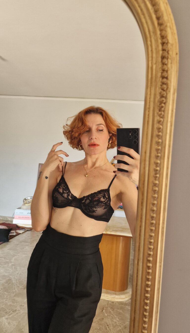 Reggiseno nero pizzo vintage new old stock by La Perla prima linea