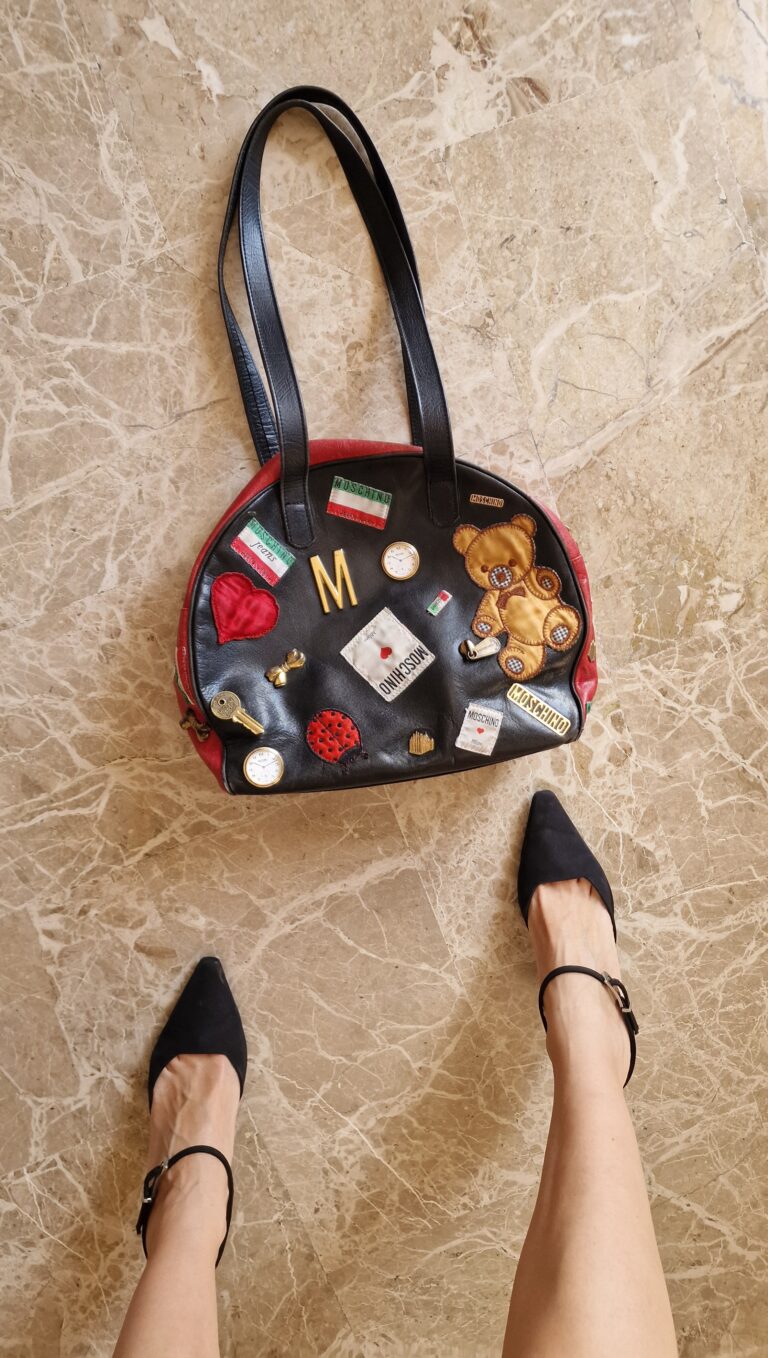 Borsa  Moschino vintage 1993 da collezione con patch