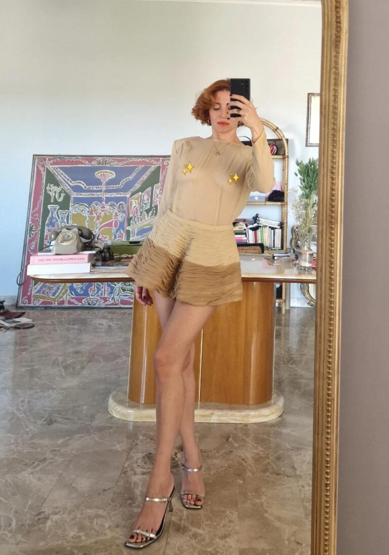 Top antico sartoriale in chiffon di Seta beige