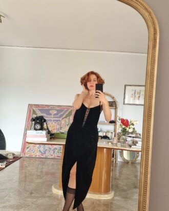 Gonna a tulipano in velluto by Emporio Armani