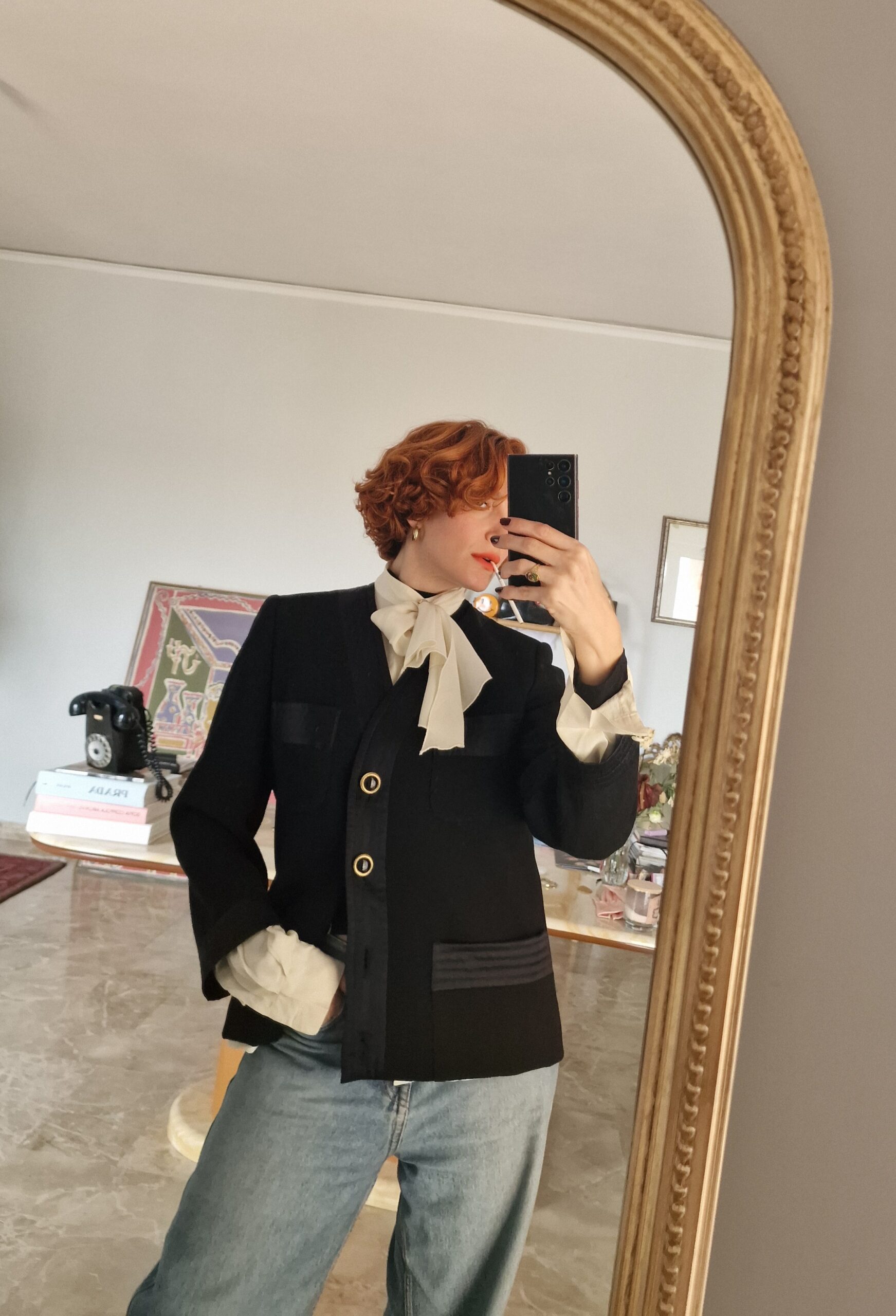 Giacca vintage in lana nera e raso by Valentino - immagine 6