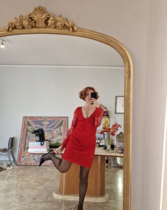 Abito sartoriale in pizzo rosso