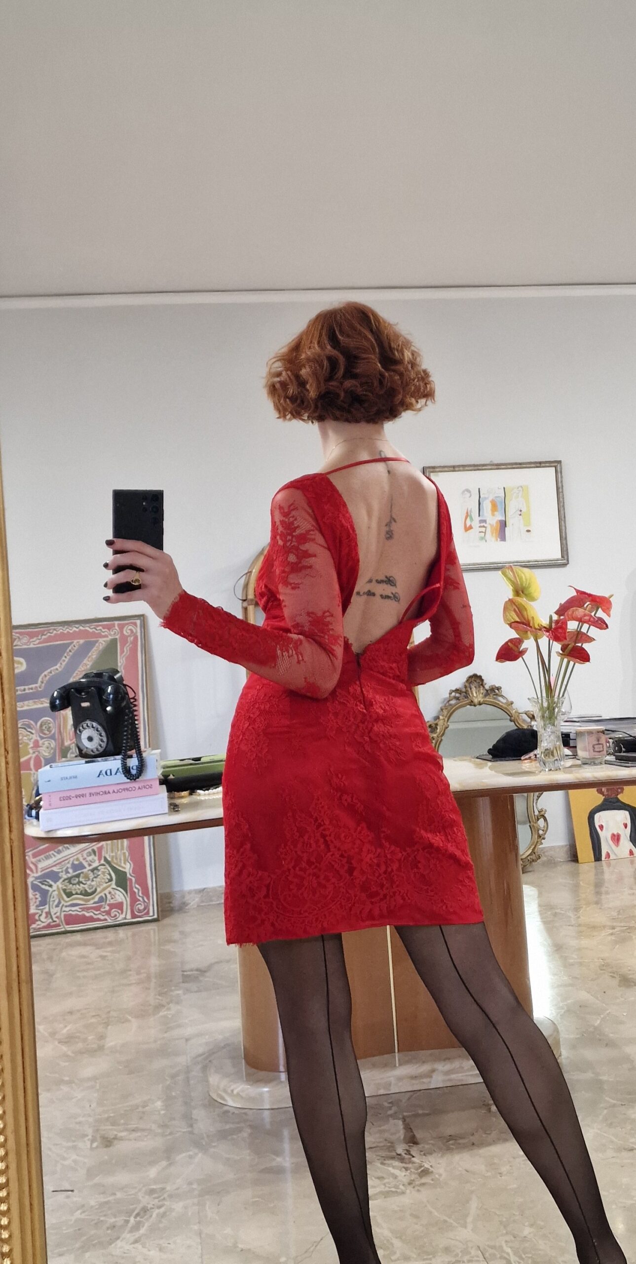 Abito sartoriale in pizzo rosso - immagine 7