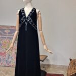 Abito cimelio vintage Sartoriale fine anni 20 in velluto di seta e ricami di perline e paillettes
