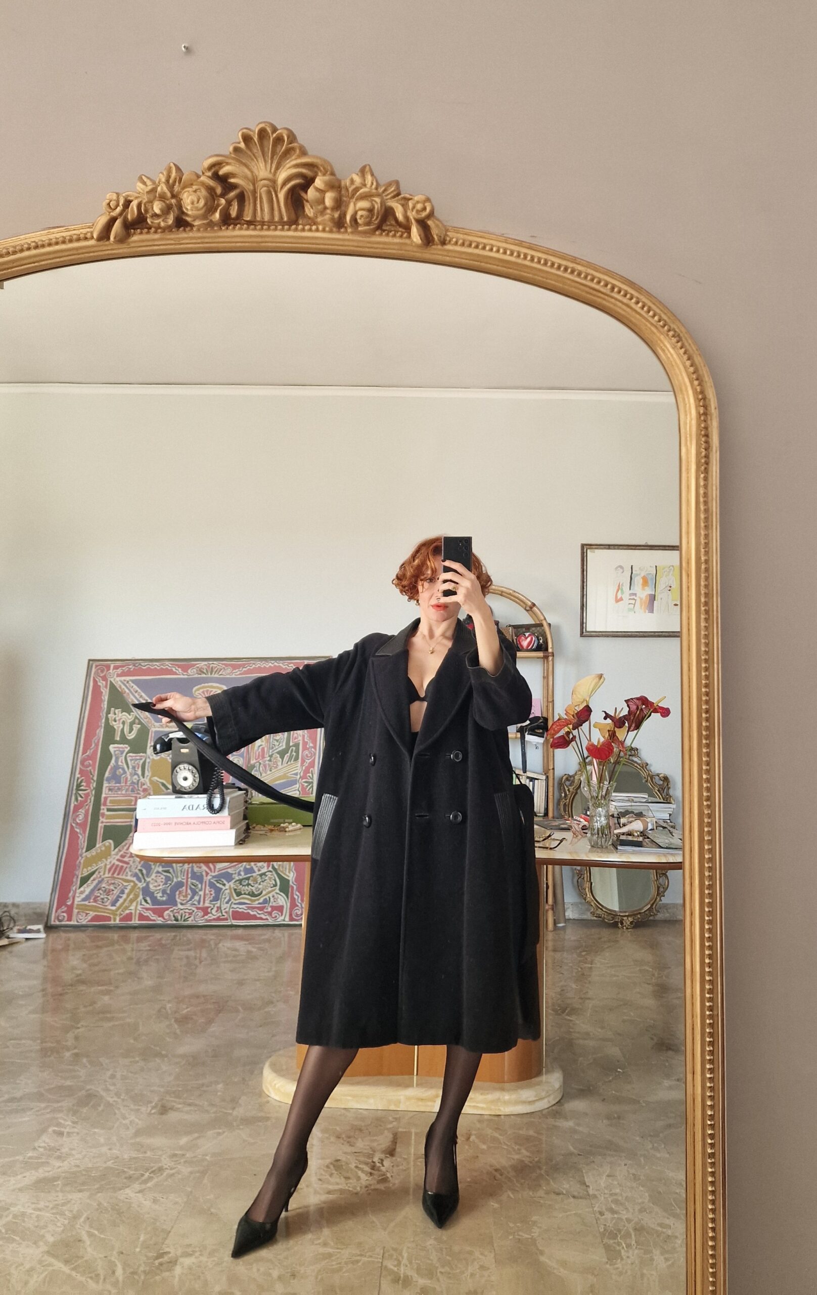 Cappotto by Gai Mattiolo in 100% pura lana grigio antracite e profili in ecopelle nera - immagine 3