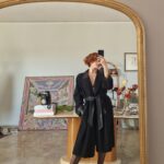 Cappotto by Gai Mattiolo in 100% pura lana grigio antracite e profili in ecopelle nera