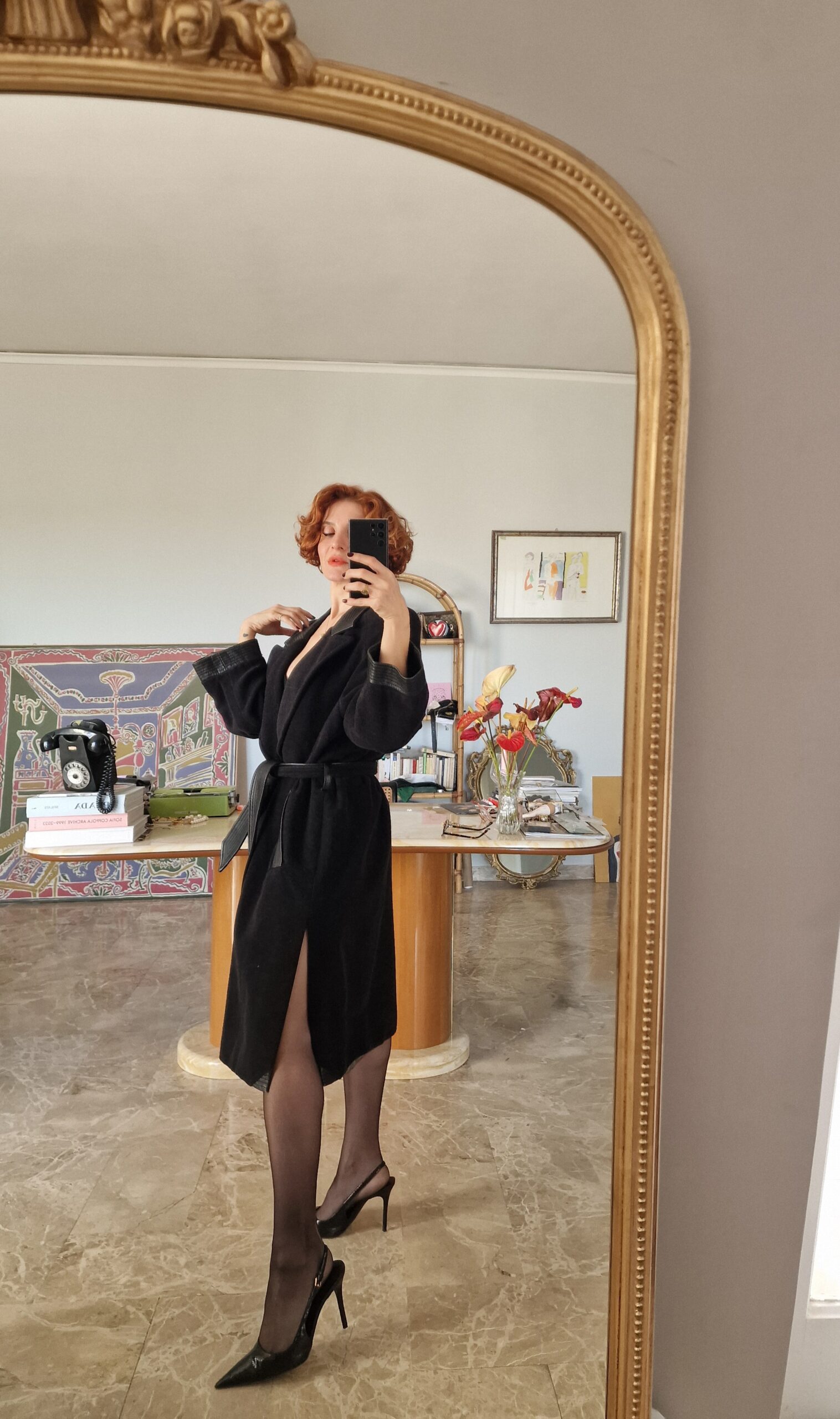 Cappotto by Gai Mattiolo in 100% pura lana grigio antracite e profili in ecopelle nera - immagine 5