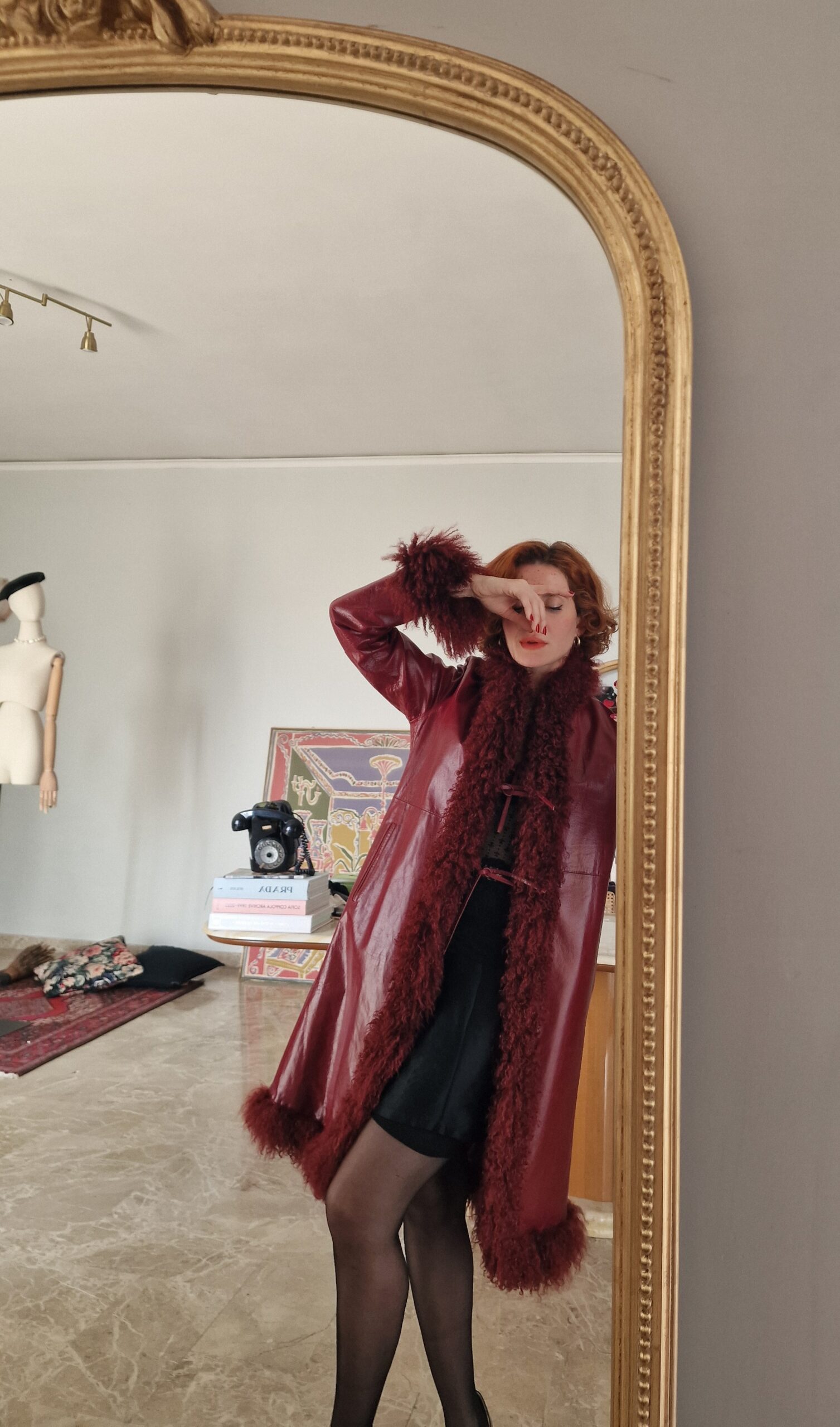 Capospalla in pelle rosso ciliegia /burgundy con pelliccia di Mongolia, vintage ma nuovo tg 40/42 - immagine 4