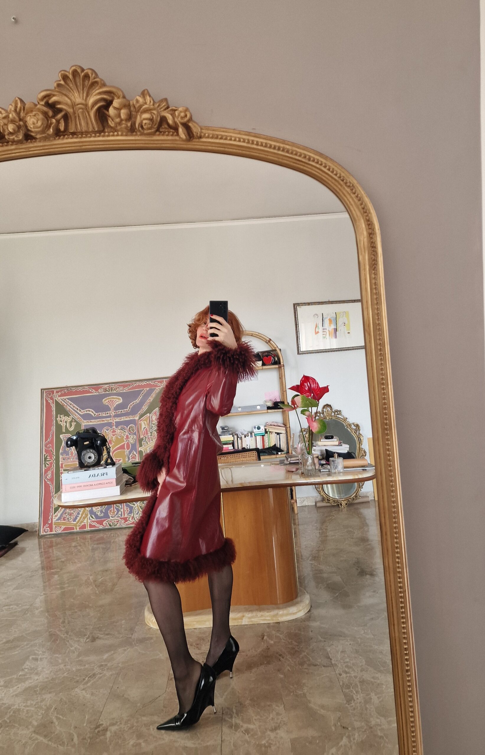 Capospalla in pelle rosso ciliegia /burgundy con pelliccia di Mongolia, vintage ma nuovo tg 40/42 - immagine 6