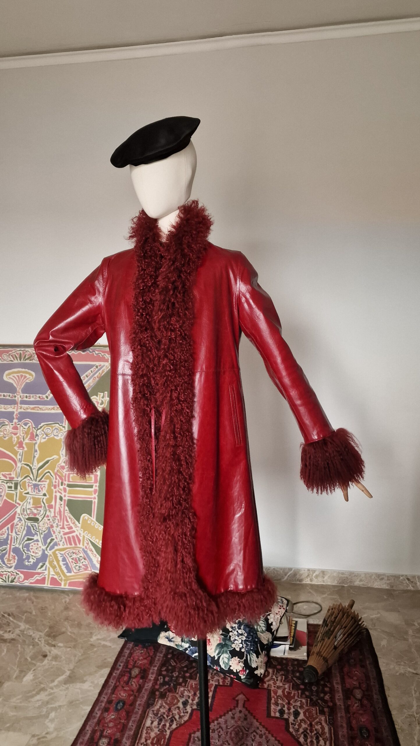 Capospalla in pelle rosso ciliegia /burgundy con pelliccia di Mongolia, vintage ma nuovo tg 40/42 - immagine 8