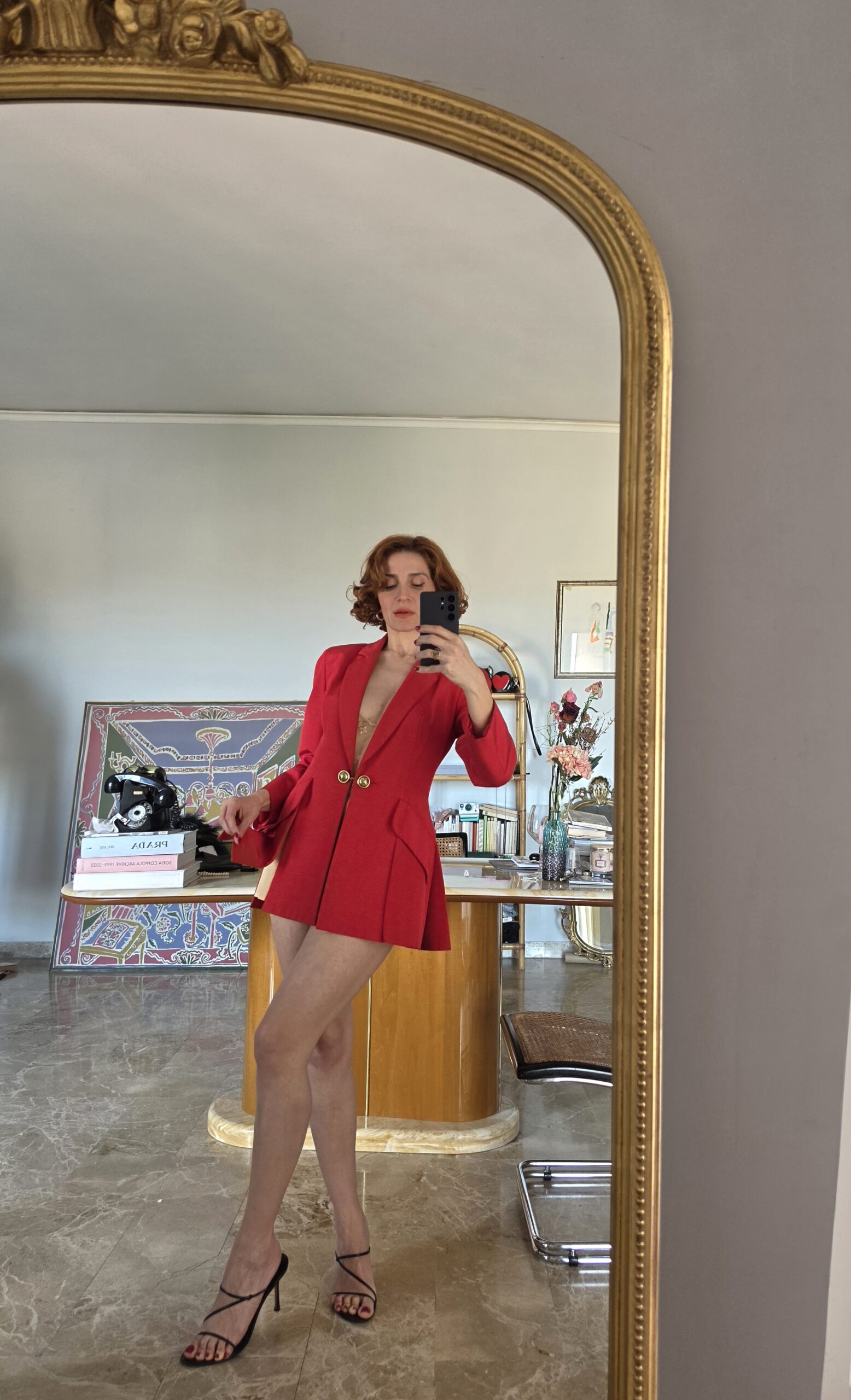 Giacca Moschino vintage rossa anni 90 con spacchi - immagine 3