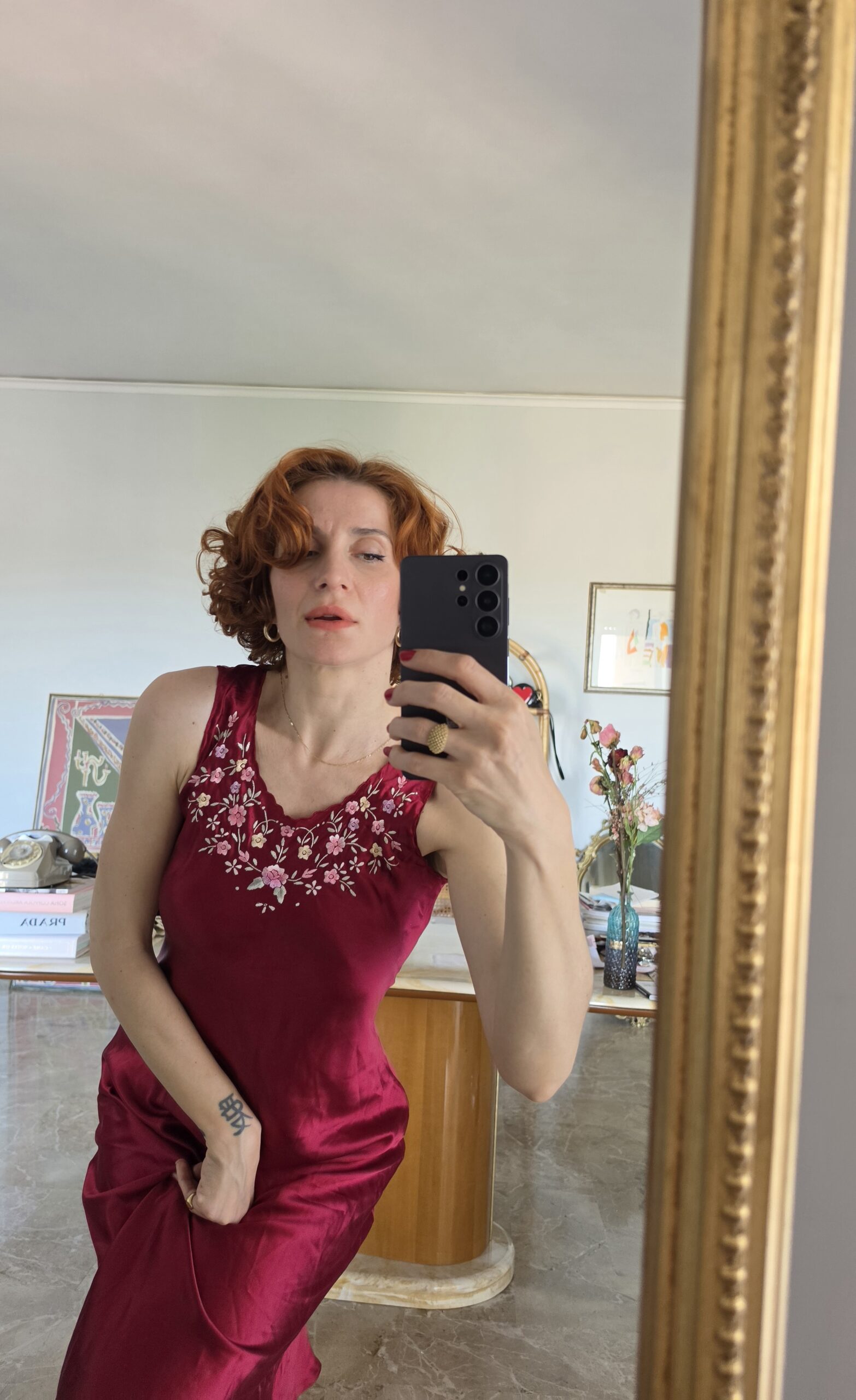 Abito in Pura Seta rosso rubini con fiori ricamati tg 38/40 - immagine 8