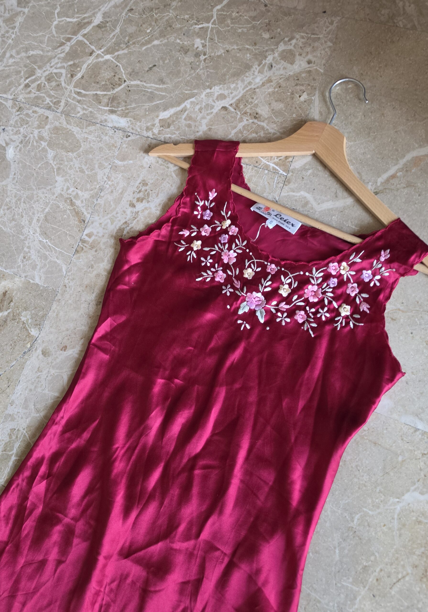 Abito in Pura Seta rosso rubini con fiori ricamati tg 38/40 - immagine 13