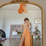 Capolavoro Abito lungo vintage Sartoriale in Pura Seta albicocca e pizzo Chantilly francese tg 42