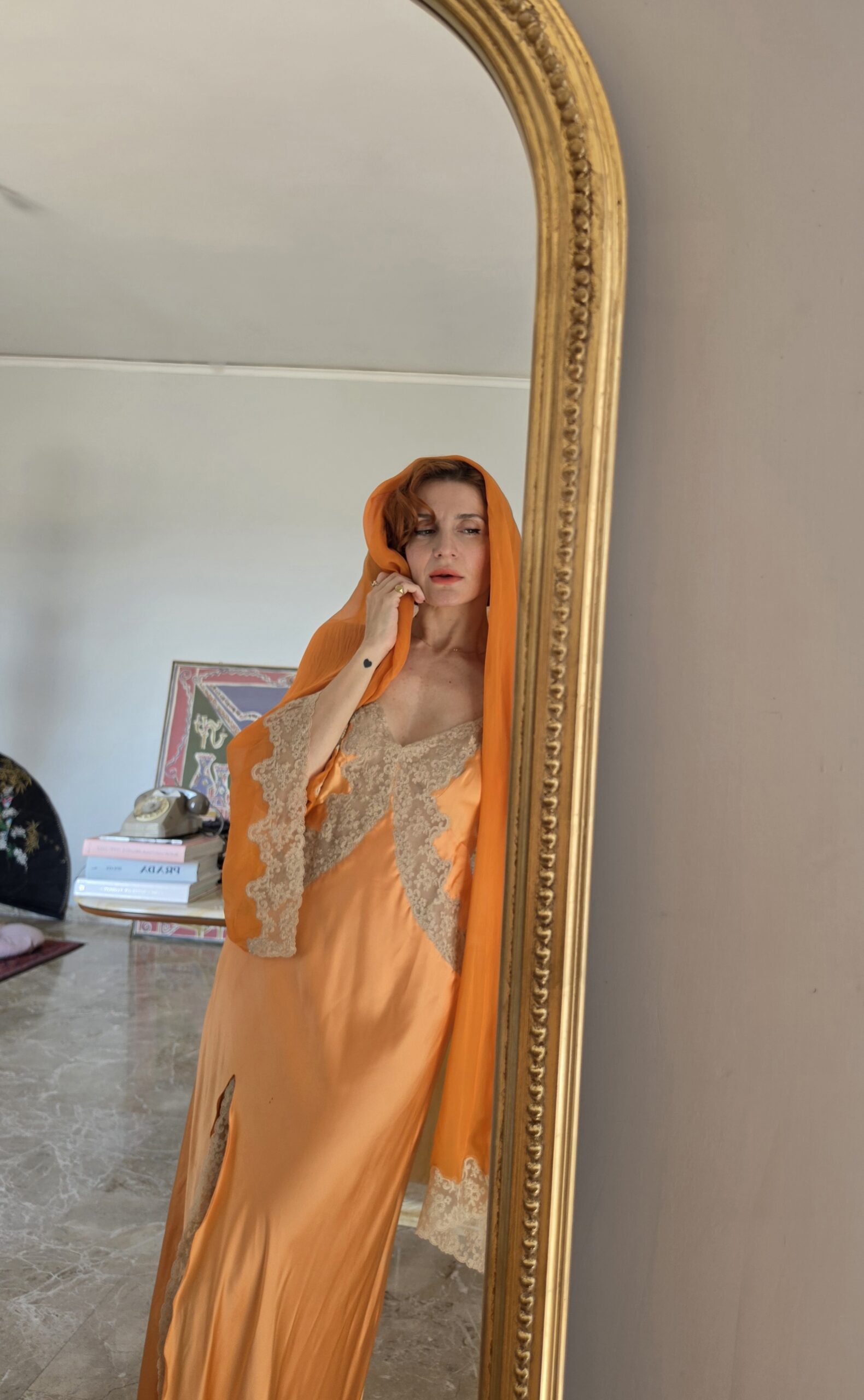 Capolavoro Abito lungo vintage Sartoriale in Pura Seta albicocca e pizzo Chantilly francese tg 42 - immagine 13
