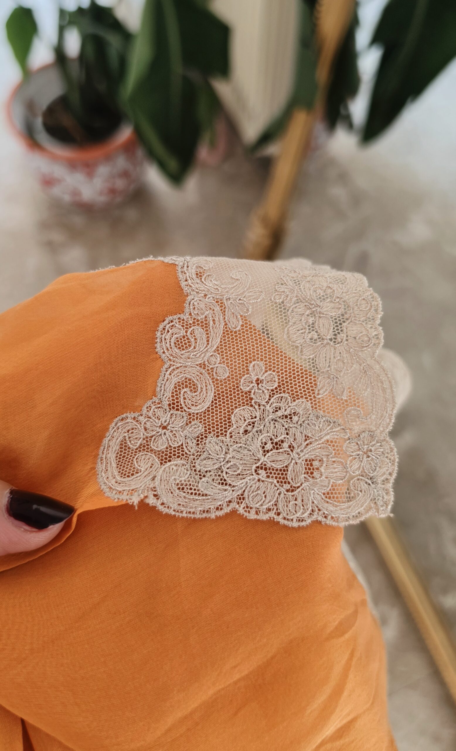 Capolavoro Abito lungo vintage Sartoriale in Pura Seta albicocca e pizzo Chantilly francese tg 42 - immagine 10