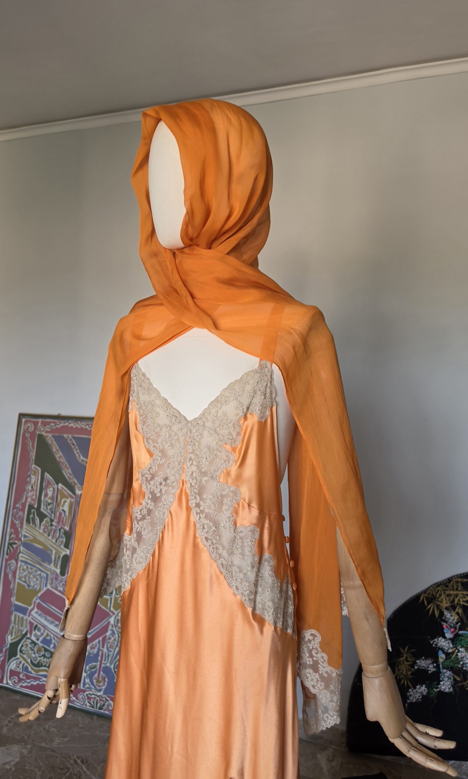 Capolavoro Abito lungo vintage Sartoriale in Pura Seta albicocca e pizzo Chantilly francese tg 42 - immagine 21