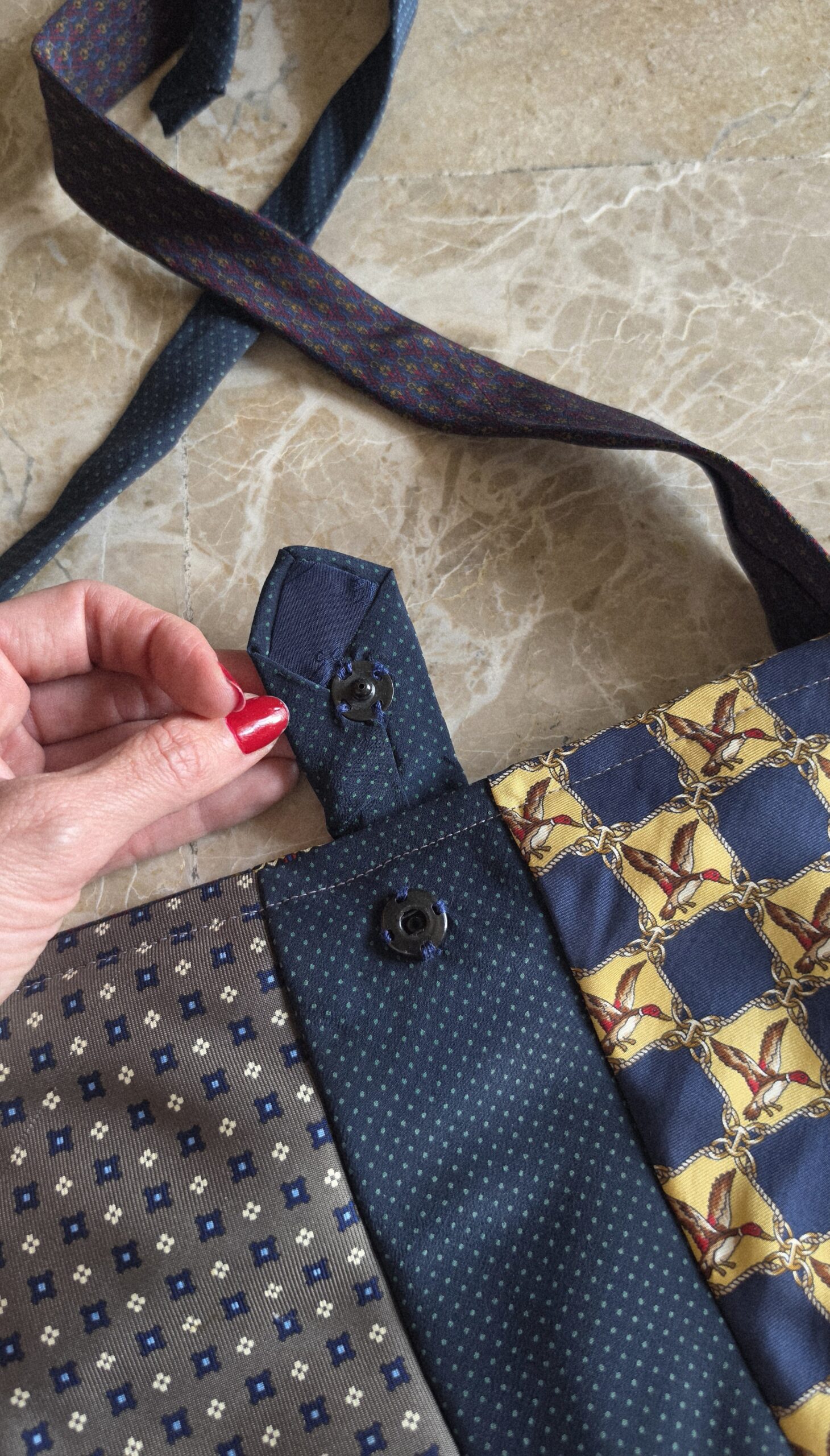 Borsa sartoriale con cravatte in Pura Seta - immagine 9